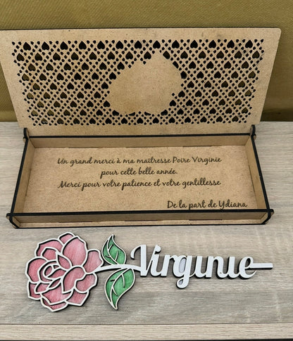 Boîte en bois avec sa rose