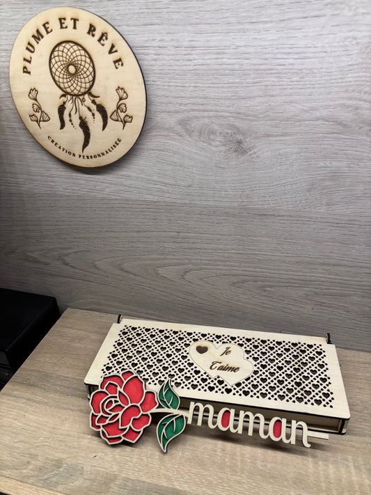 Boîte en bois avec sa rose